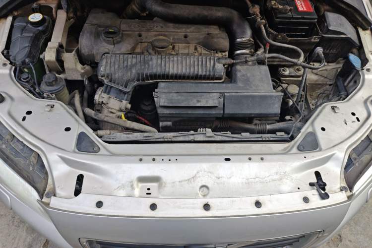 Used Volvo S80L 2010 2.5T Zhiya Edition Engine Bay