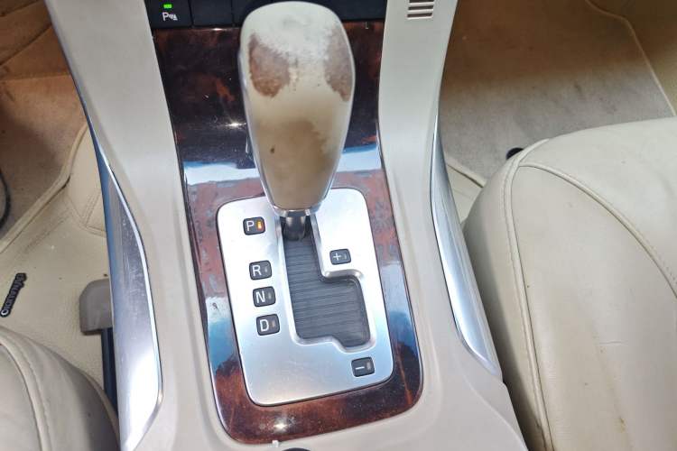 Used Volvo S80L 2010 2.5T Zhiya Edition Gear Lever