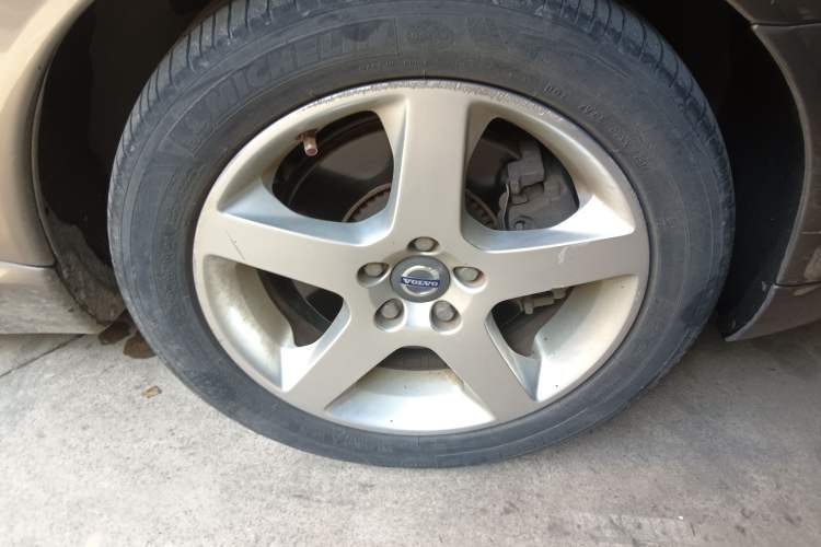 Used Volvo S80L 2010 2.5T Zhiya Edition Right Front Wheel Hub