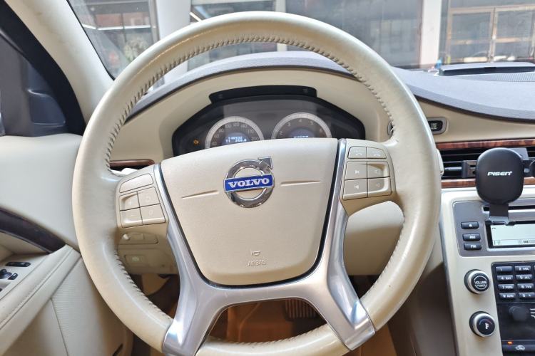 Used Volvo S80L 2010 2.5T Zhiya Edition Steering Wheel