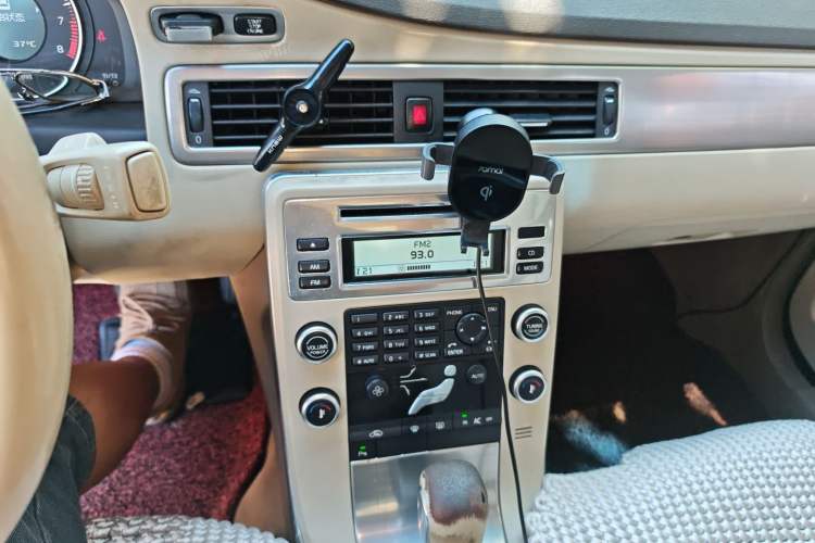 Used Volvo S80L 2011 2.0T Zhiya Edition Audio And AC Panel