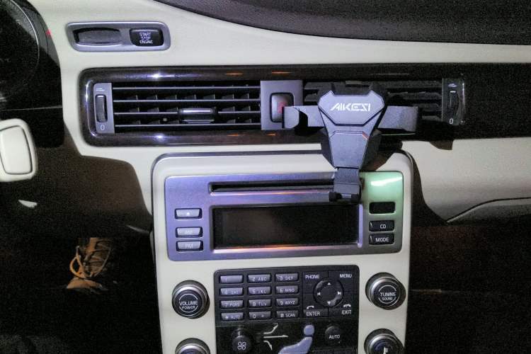 Used Volvo S80L 2011 2.0T ZhiZun Edition Audio And AC Panel