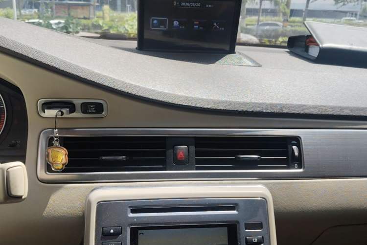 Used Volvo S80L 2011 2.0T Zhiya Edition Audio And AC Panel