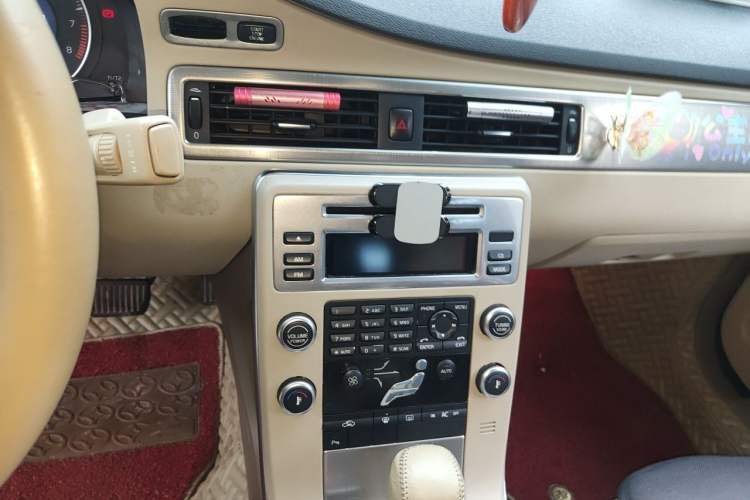 Used Volvo S80L 2011 2.0T ZhiShang Version Audio And AC Panel