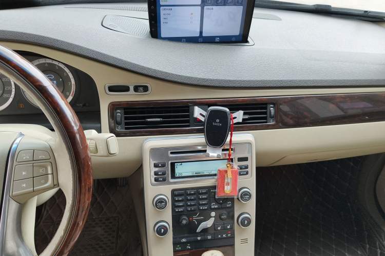 Used Volvo S80L 2011 2.0T ZhiZun Edition Audio And AC Panel
