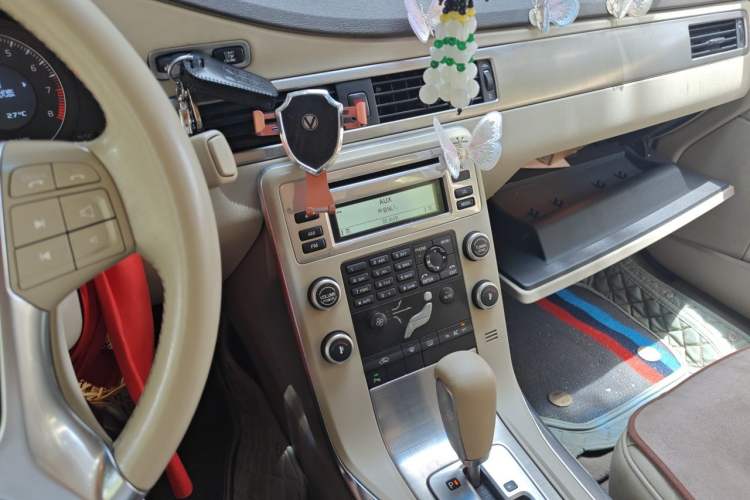 Used Volvo S80L 2011 2.0T ZhiShang Version Audio And AC Panel