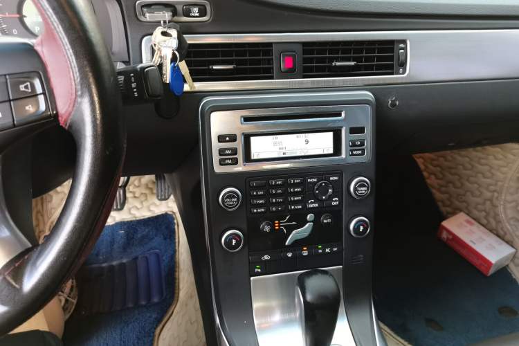 Used Volvo S80L 2011 2.0T ZhiShang Version Audio And AC Panel