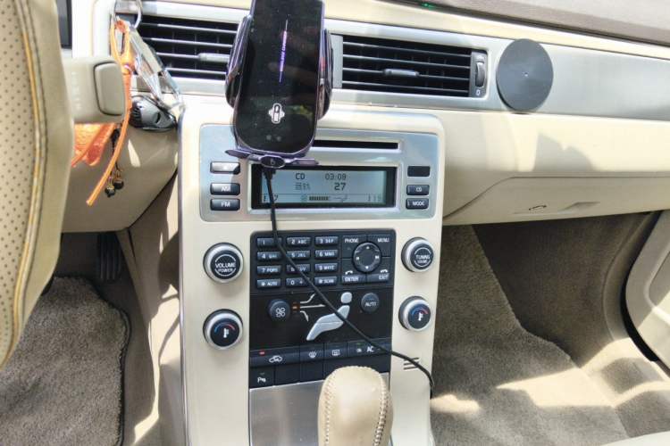 Used Volvo S80L 2011 2.0T ZhiShang Version Audio And AC Panel