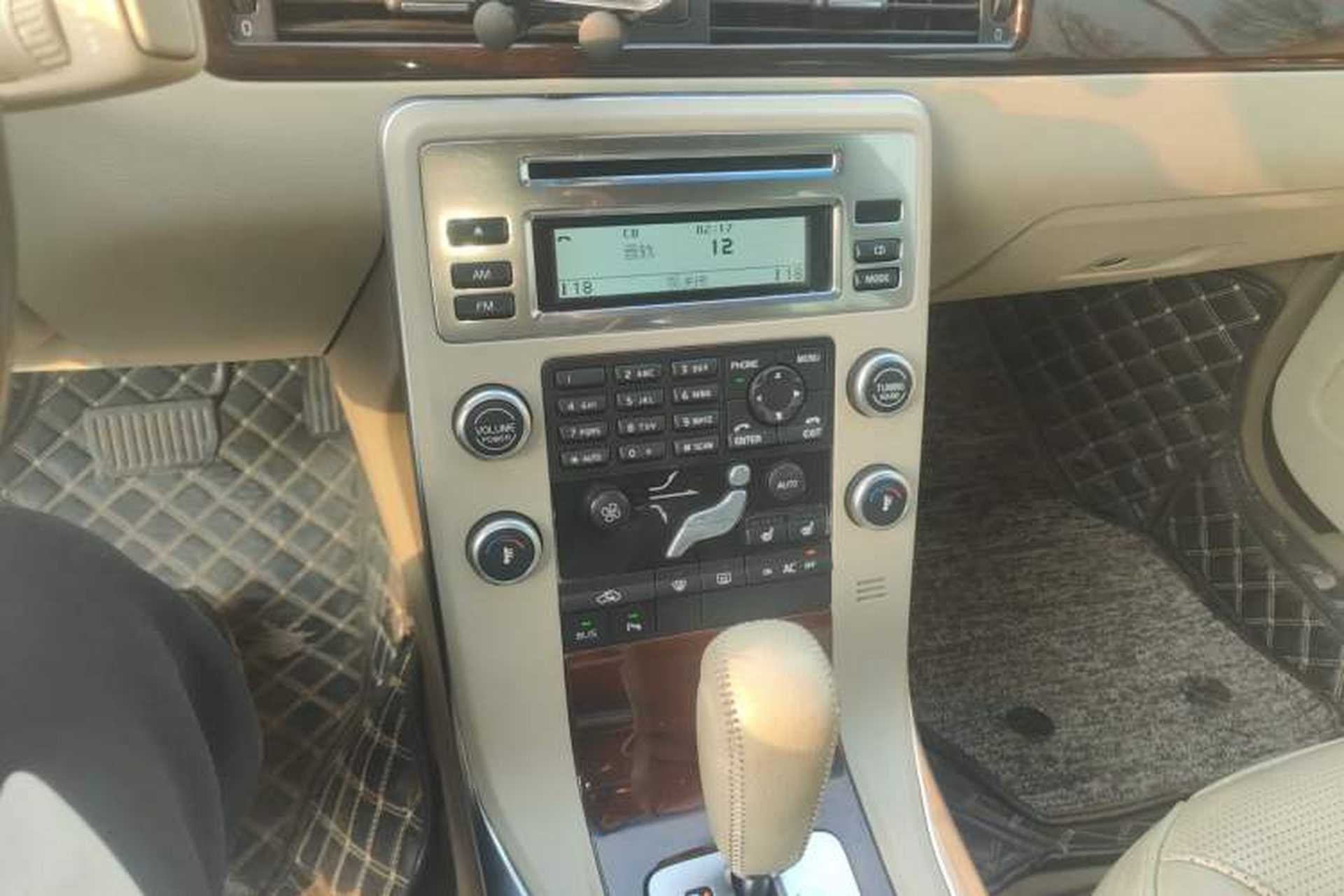 Used Volvo S80L 2011 2.0T ZhiZun Edition Audio And AC Panel