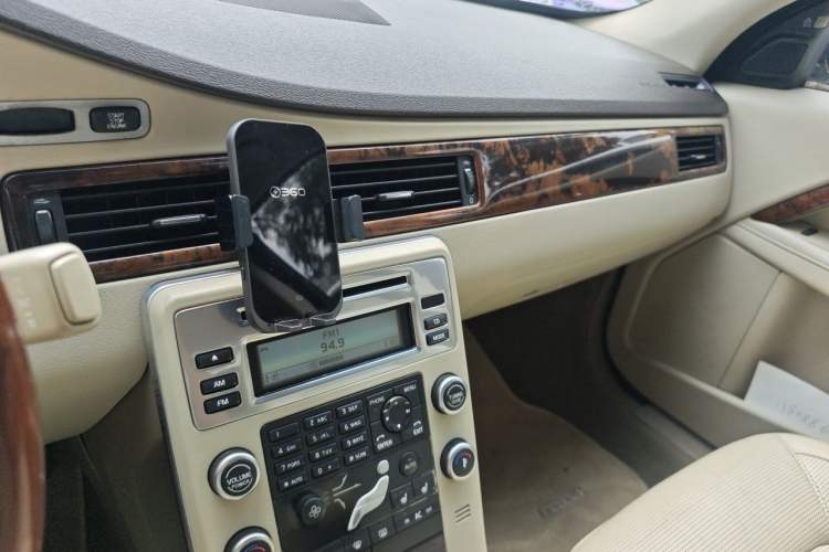 Used Volvo S80L 2011 2.0T ZhiZun Edition Audio And AC Panel