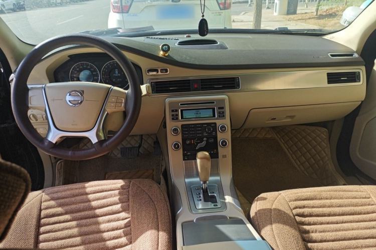 Used Volvo S80L 2011 2.0T ZhiShang Version Center Console