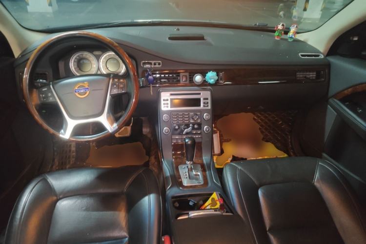 Used Volvo S80L 2011 2.0T ZhiZun Edition Center Console