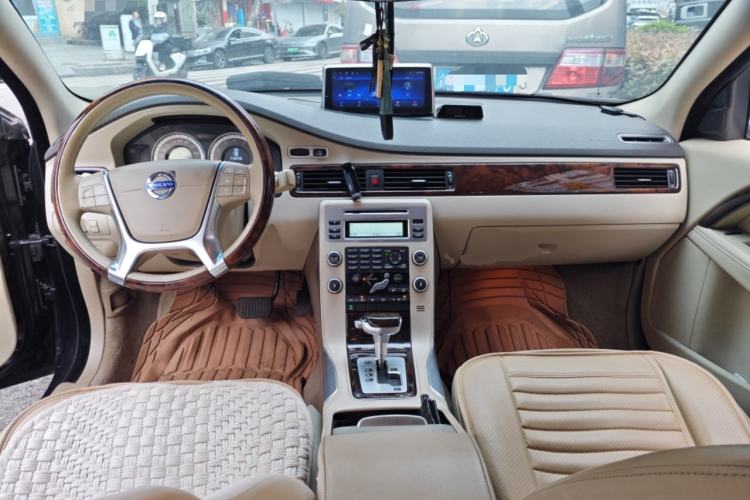 Used Volvo S80L 2011 3.0T AWD Zhiya Edition Center Console