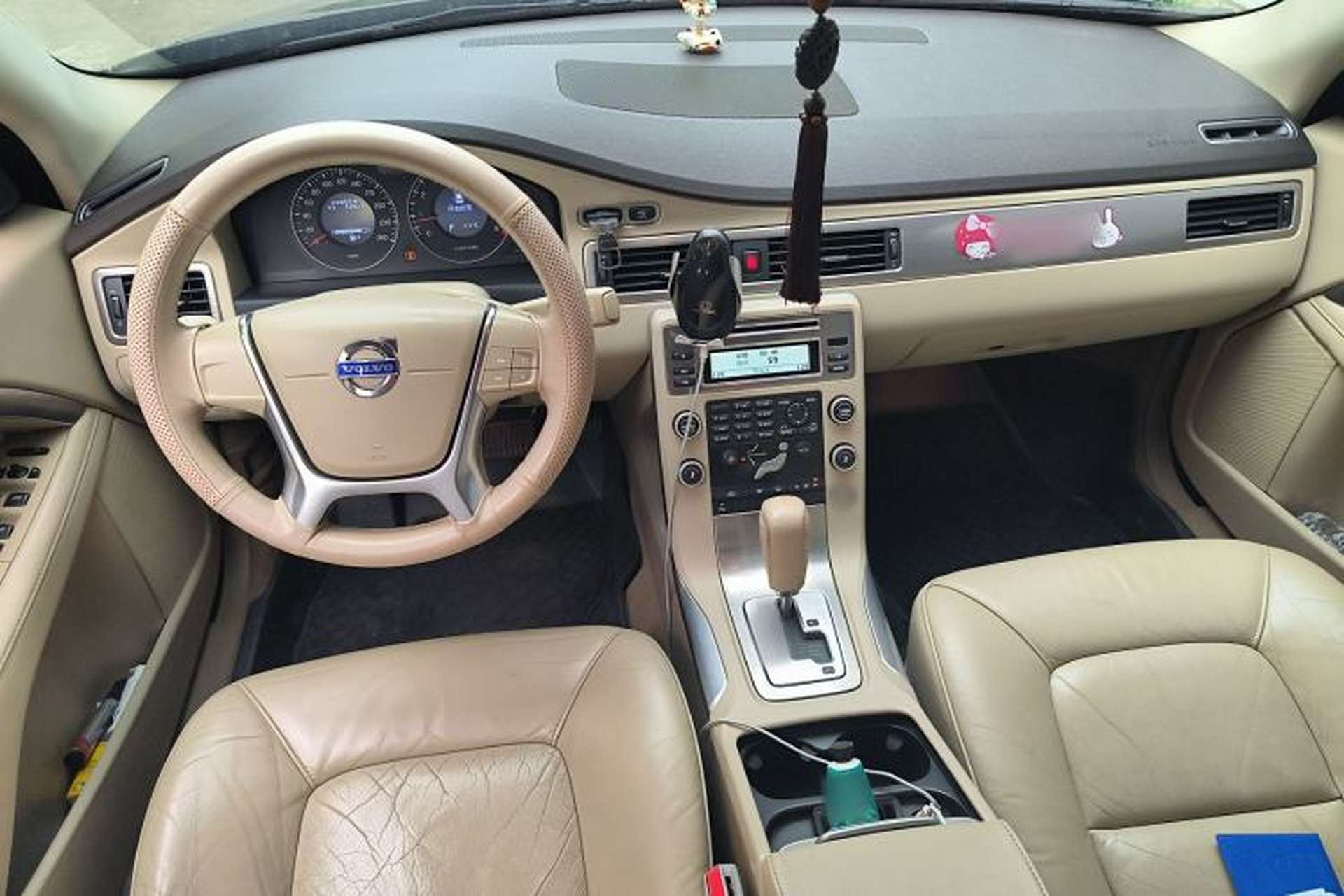 Used Volvo S80L 2011 2.0T ZhiShang Version Center Console