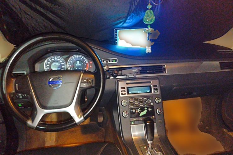 Used Volvo S80L 2011 2.0T ZhiShang Version Center Console