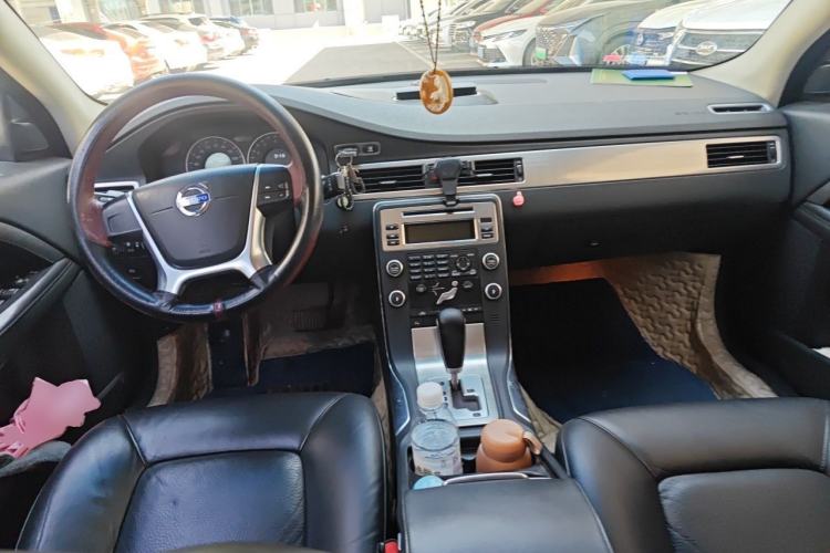 Used Volvo S80L 2011 2.0T ZhiShang Version Center Console