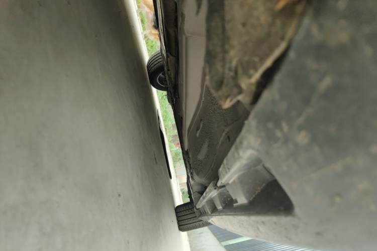 Used Volvo S80L 2011 2.0T Zhiya Edition Chassis Front Left