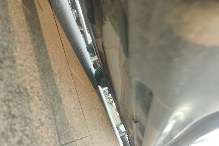 Used Volvo S80L 2011 2.0T ZhiZun Edition Chassis Front Left