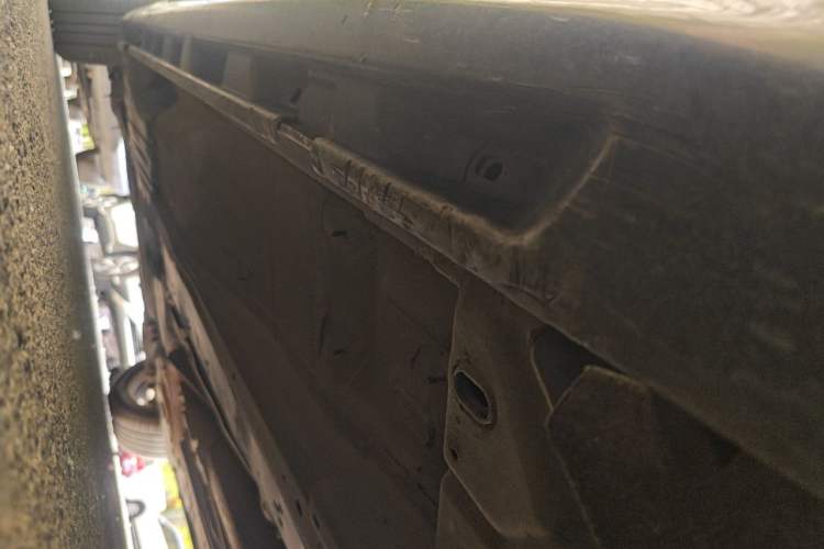 Used Volvo S80L 2011 2.0T ZhiShang Version Chassis Front Right