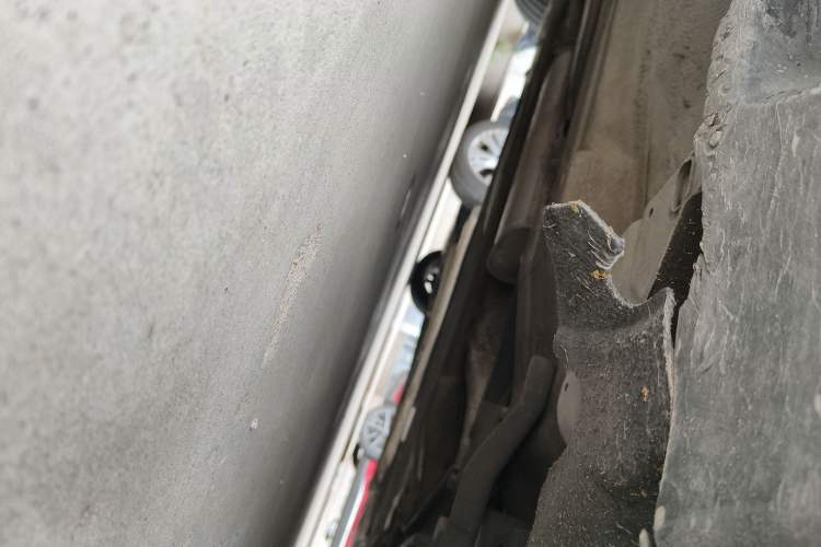 Used Volvo S80L 2011 2.0T ZhiZun Edition Chassis Front Right