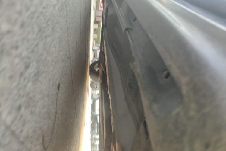 Used Volvo S80L 2011 2.0T ZhiZun Edition Chassis Front Right