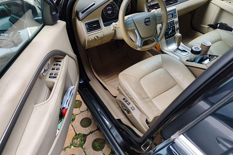 Used Volvo S80L 2011 2.0T Zhiya Edition Driver Seat