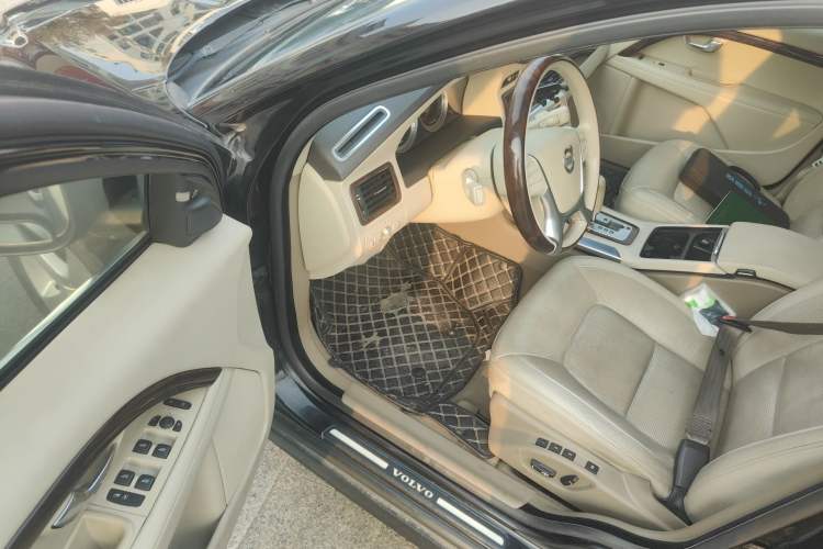 Used Volvo S80L 2011 2.0T ZhiZun Edition Driver Seat