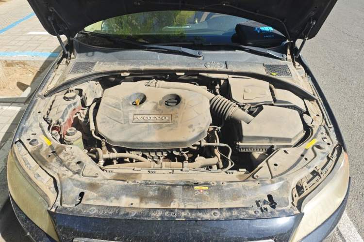 Used Volvo S80L 2011 2.0T ZhiShang Version Engine Bay