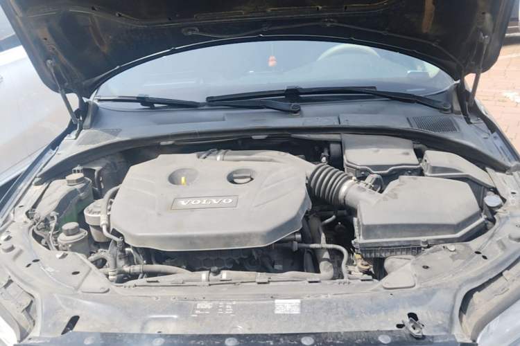 Used Volvo S80L 2011 2.0T Zhiya Edition Engine Bay