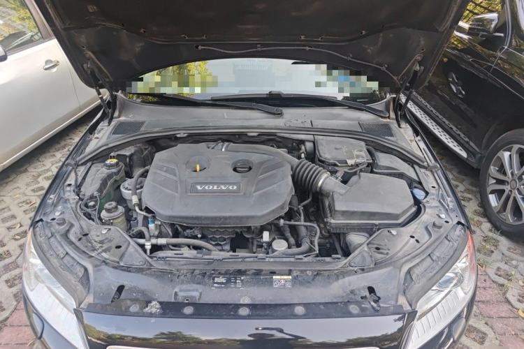 Used Volvo S80L 2011 2.0T ZhiZun Edition Engine Bay