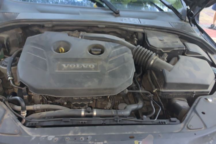 Used Volvo S80L 2011 2.0T ZhiShang Version Engine Bay