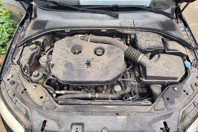 Used Volvo S80L 2011 2.0T ZhiShang Version Engine Bay
