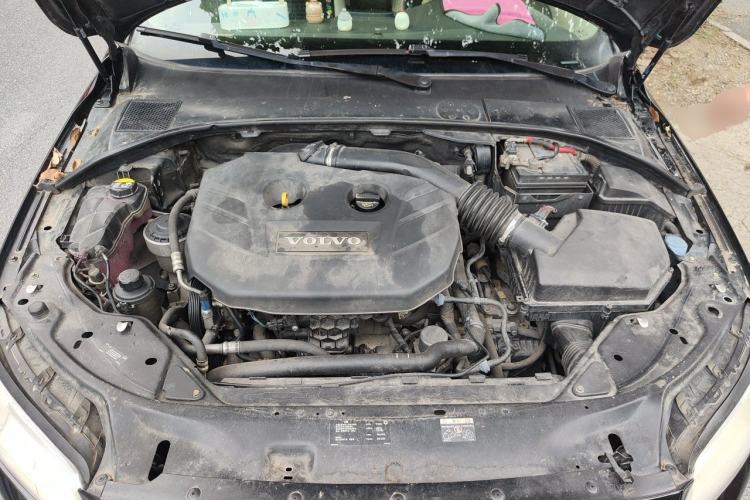 Used Volvo S80L 2011 2.0T ZhiShang Version Engine Bay