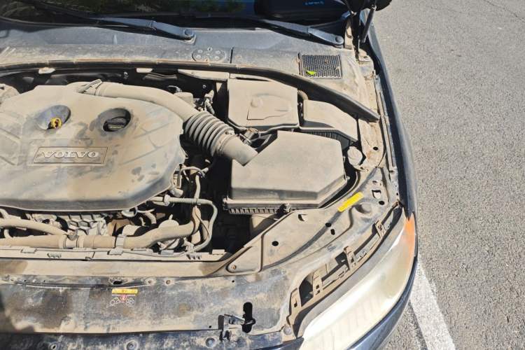 Used Volvo S80L 2011 2.0T ZhiShang Version Engine Bay Left