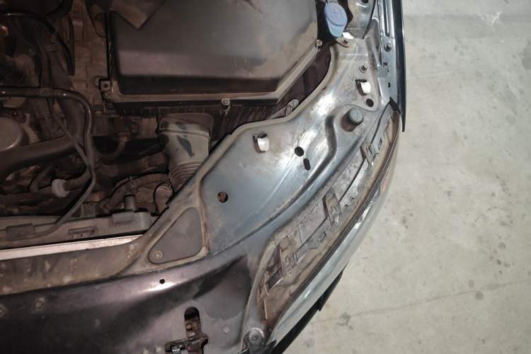 Used Volvo S80L 2011 2.0T ZhiZun Edition Engine Bay Left