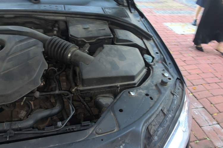 Used Volvo S80L 2011 2.0T ZhiShang Version Engine Bay Left
