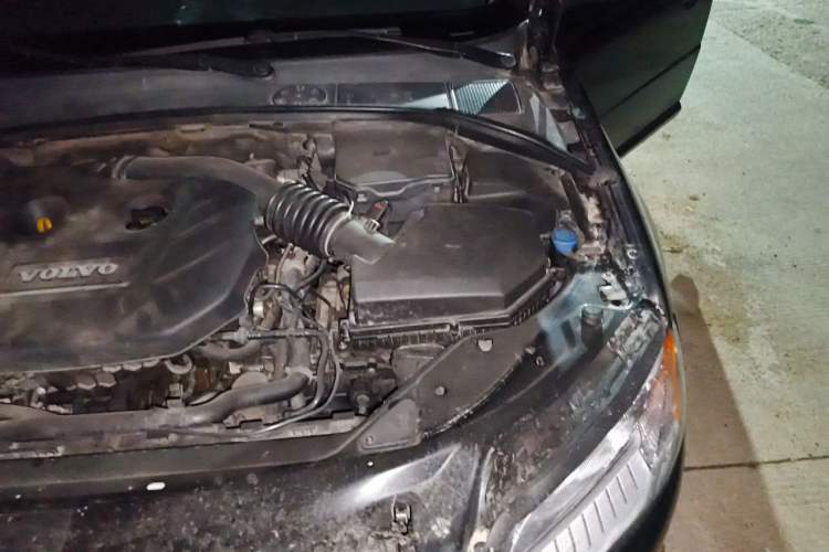 Used Volvo S80L 2011 2.0T ZhiShang Version Engine Bay Left