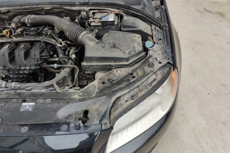 Used Volvo S80L 2011 2.0T Zhiya Edition Engine Bay Left