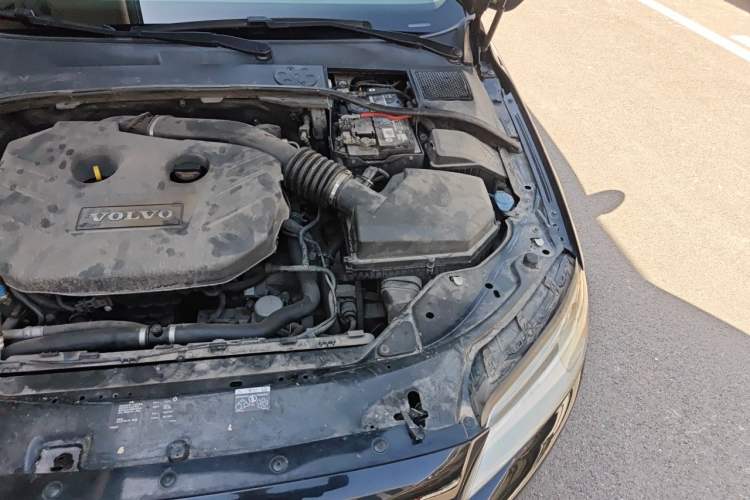 Used Volvo S80L 2011 2.0T ZhiShang Version Engine Bay Left