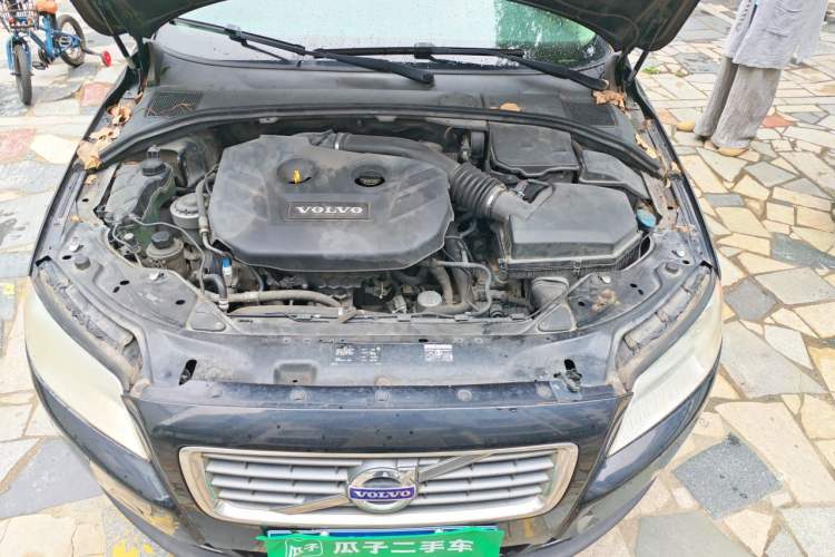 Used Volvo S80L 2011 2.0T ZhiShang Version Engine Bay