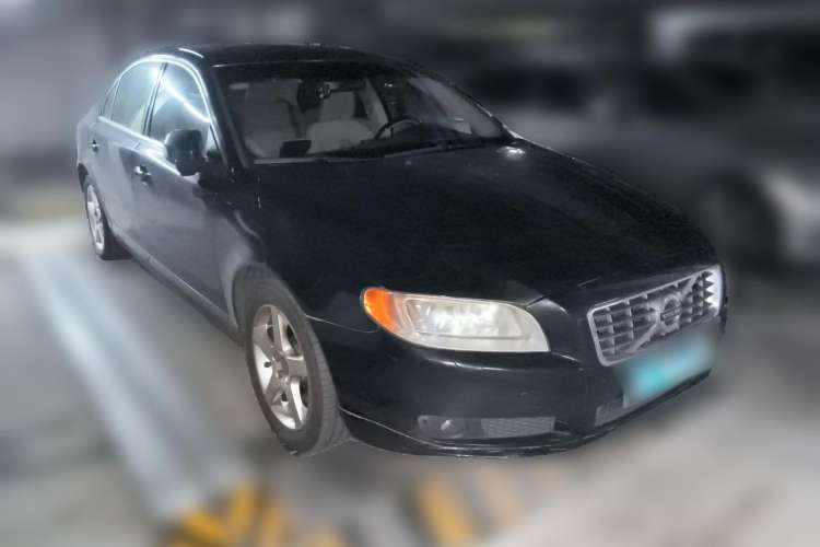 Used Volvo S80L 2011 2.0T ZhiZun Edition Front Right 45 Deg