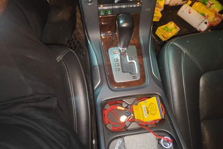 Used Volvo S80L 2011 2.0T ZhiZun Edition Gear Lever