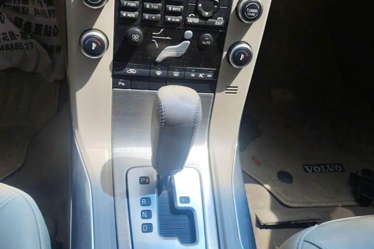 Used Volvo S80L 2011 2.0T Zhiya Edition Gear Lever