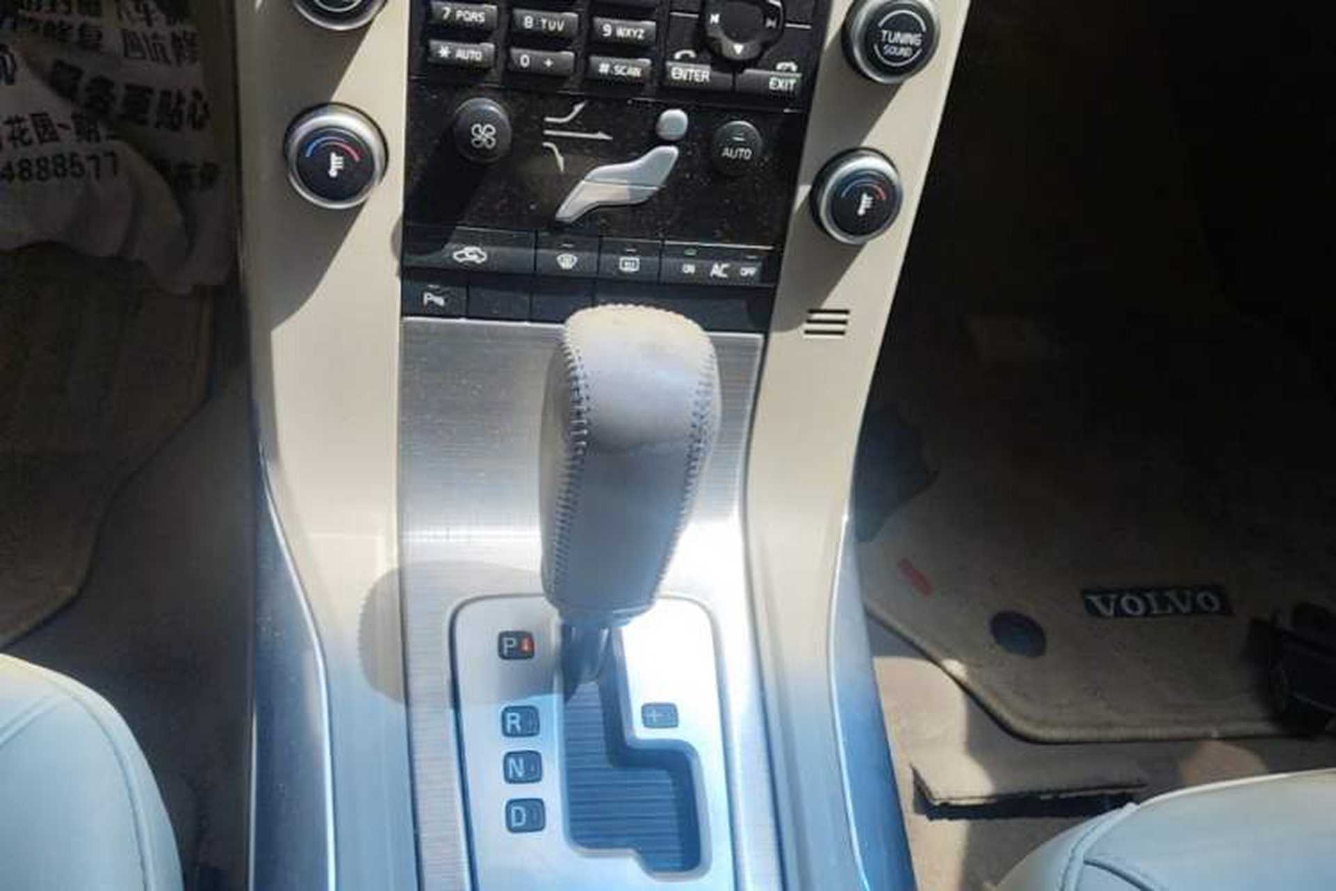 Used Volvo S80L 2011 2.0T Zhiya Edition Gear Lever
