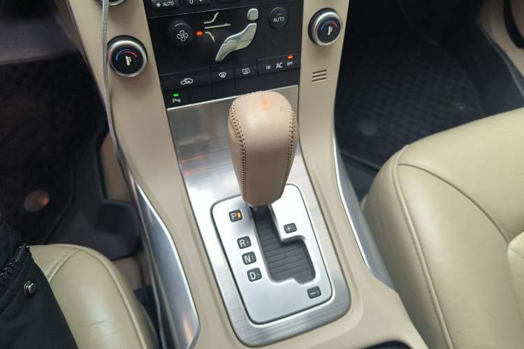 Used Volvo S80L 2011 2.0T ZhiShang Version Gear Lever