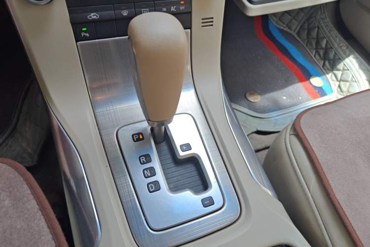 Used Volvo S80L 2011 2.0T ZhiShang Version Gear Lever