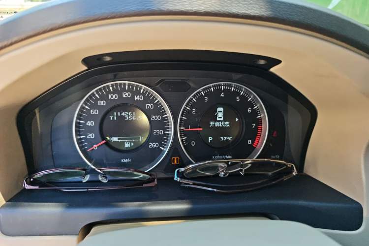 Used Volvo S80L 2011 2.0T Zhiya Edition Instrument Cluster