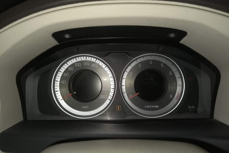 Used Volvo S80L 2011 2.0T ZhiZun Edition Instrument Cluster