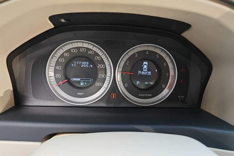 Used Volvo S80L 2011 2.0T ZhiZun Edition Instrument Cluster