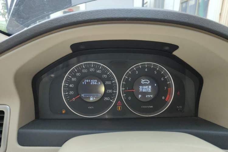Used Volvo S80L 2011 2.0T Zhiya Edition Instrument Cluster